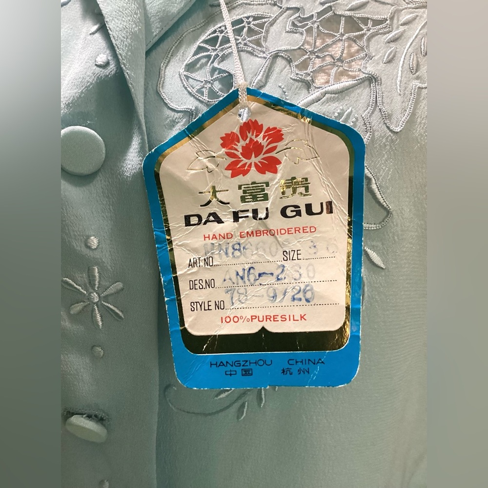 NEW Da Fu Gui light blue hand embroidered shirt. Size 36 - Picture 10 of 10
